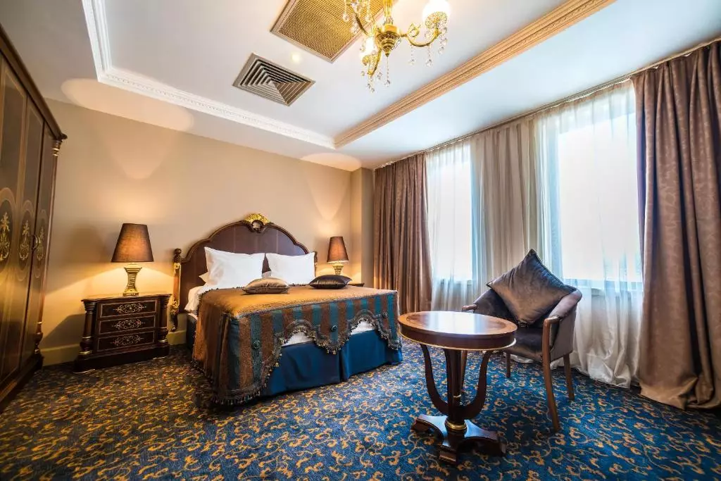 اتاق HOTEL INTOURIST PALACE